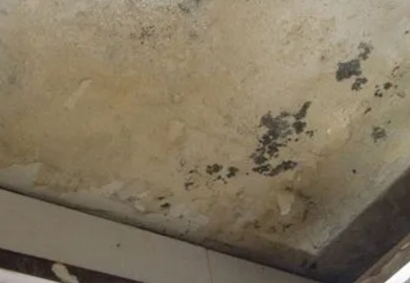 灵丘阳台漏水维修公司分享下灵丘卫生间渗水维修需要注意哪些问题。